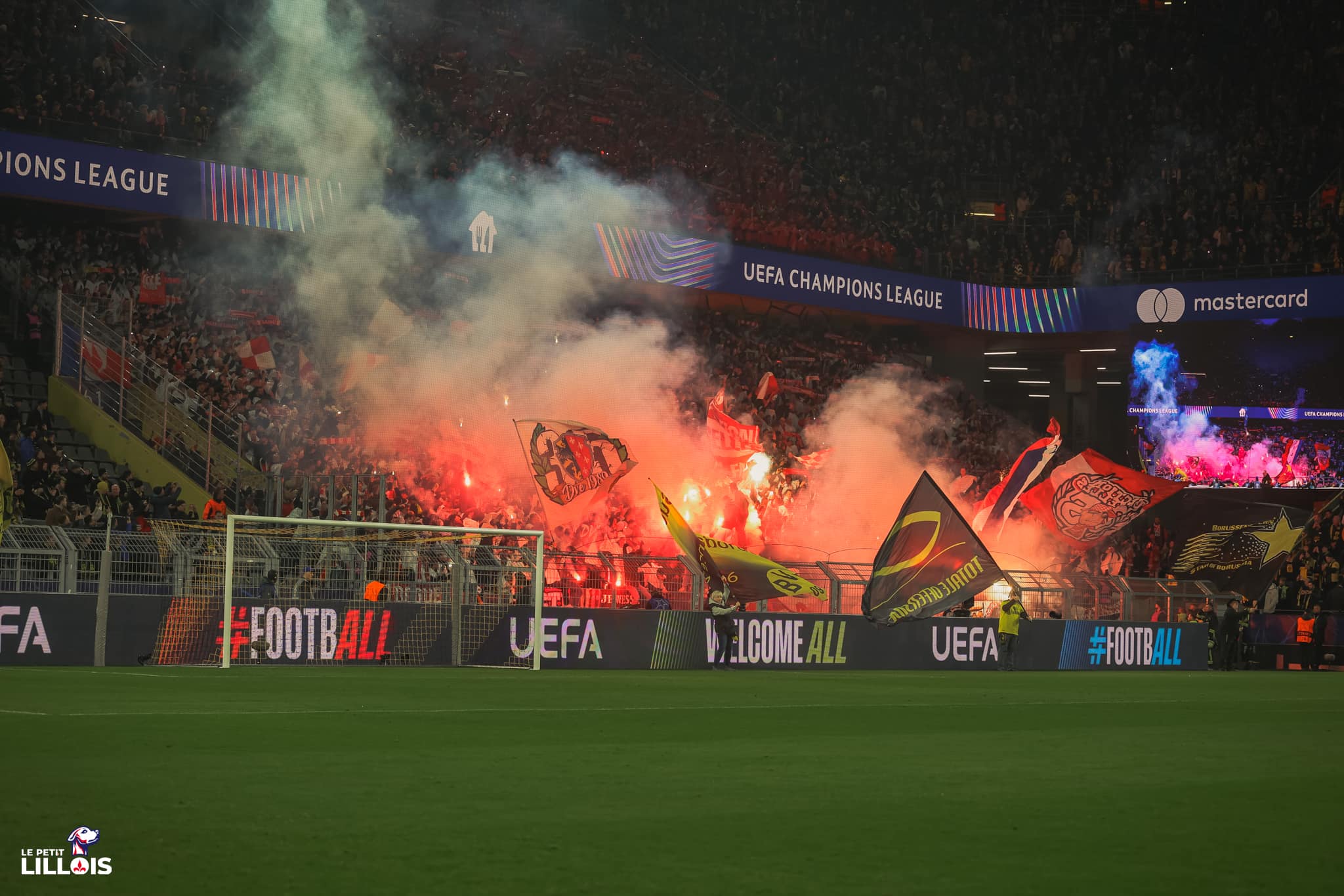 BVB-LOSC craquage fumigène supporters du losc