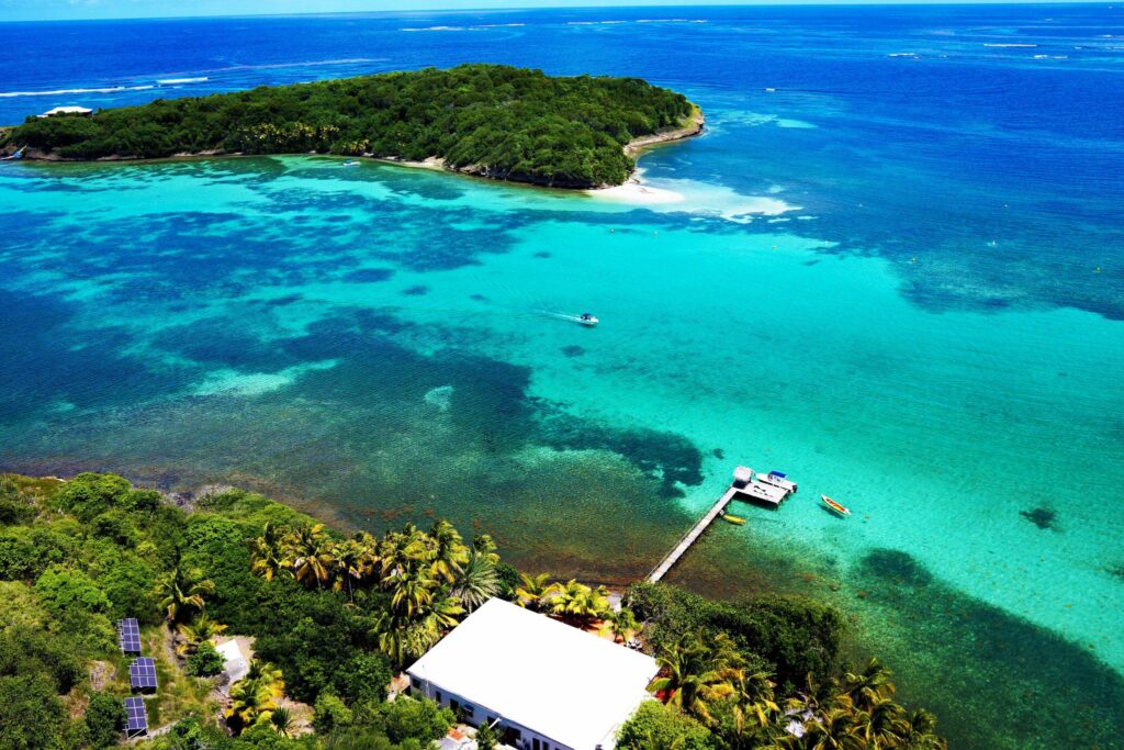 photo vu de haut d'un ilet